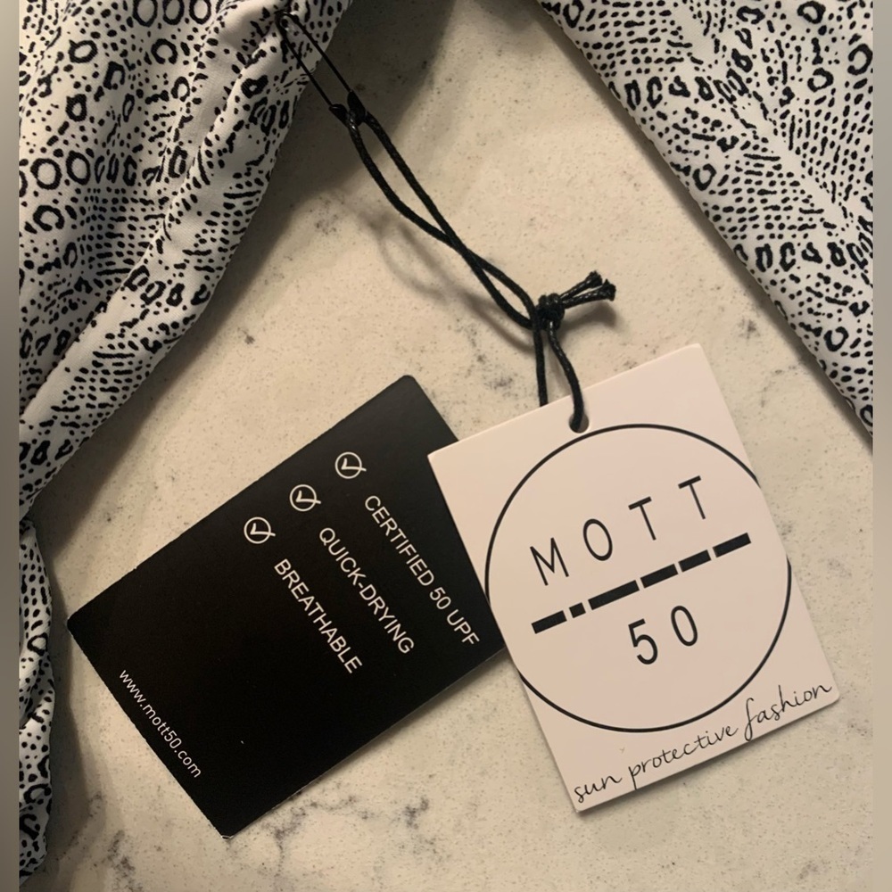 Mott50 Black & White Printed Swim Dress NWT - Small - Picture 5 of 8